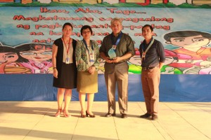 Ms. Teresita Valentino, Head Social Worker of EGV (from left), CSC Chairman Alicia Bala, Mr. Manuela Vergel de Dios and DSWD-NCR Regional Director Vincent Andrew T. Leyson during the awarding of plaque of appreciation to partner benefactors of the center.
