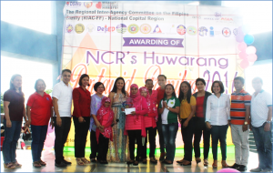 Espartero Family, NCR’s Huwarang Pantawid Pamilya 2016 with the members of Regional Inter-Agency Committee on the Filipino Family (RIAC-FF) and Ms. LJ Moreno-Alapag.